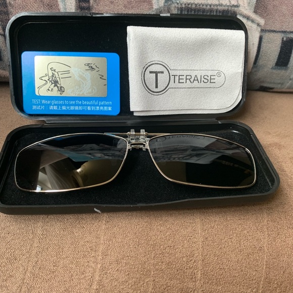 ERAISE Polarized Clip-on Sunglasses - Picture 1 of 7